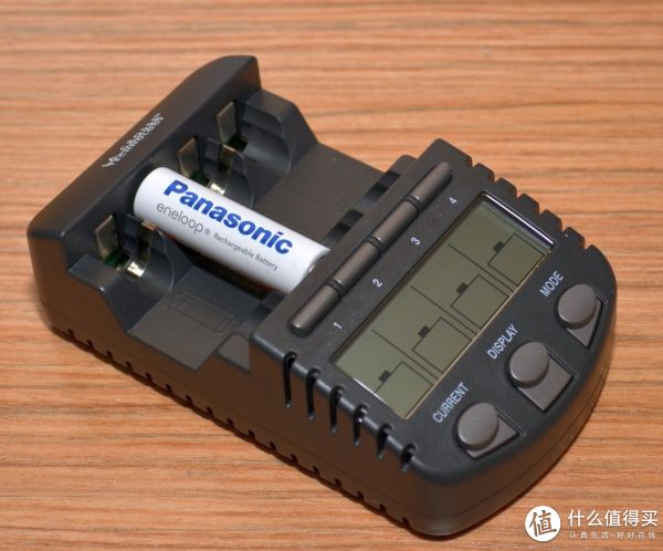 智能吸尘器如何充电_智能手环如何充电_智能充电器现状