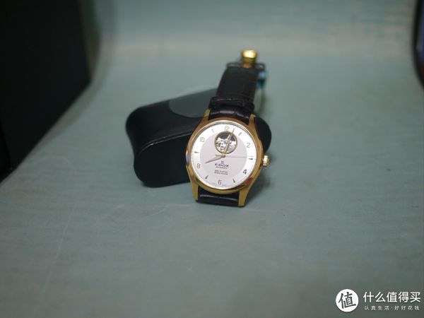 来个清晰的正面照，土豪金！