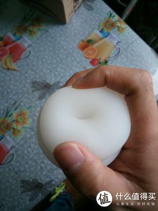 捏一下，很柔软