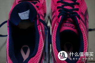 这双骚粉是8.5，然后我平时穿的NB574是穿8的，大家参考一下呗