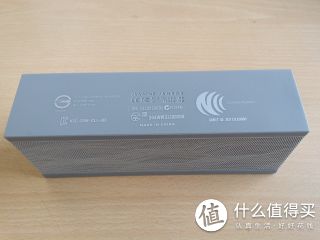 底部，各种标记和码。似乎和美版晒单里不一样，比美版复杂些。