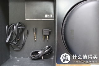 配件为两根可拆卸线材，3.5转6.5的转接口和飞机转接口