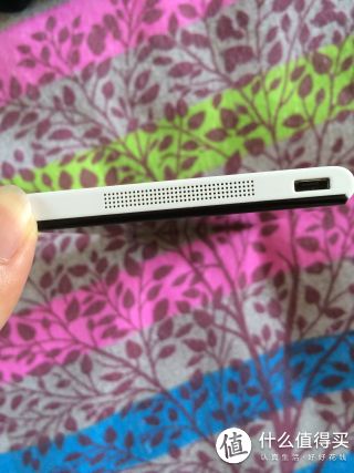 米3底部 usb插孔及扩音器位置（从左到右）