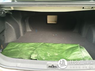 宽敞的后备箱