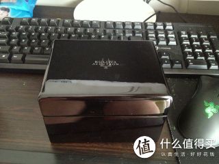 正面的盒子