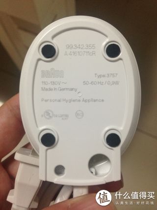 这个应该是大家最关心的了吧？电压不是国际通用的，是110-130V的
