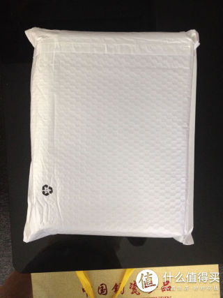 外面还用一层泡沫袋封起来