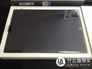 抽开包装，surface3安静的躺在里面