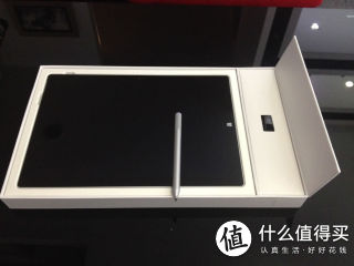 找了半天突然起来没电源线，发现在旁边还有个盒子