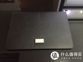 对啦，就是微软商城赠送的原装皮包