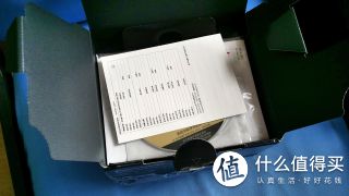 第二层是说明书和随附光盘