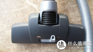 地毯、地板两用刷，拨动开关可以切换
