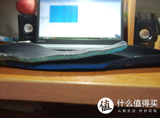 也许是跑太多压的了，K20鞋垫相比略薄。